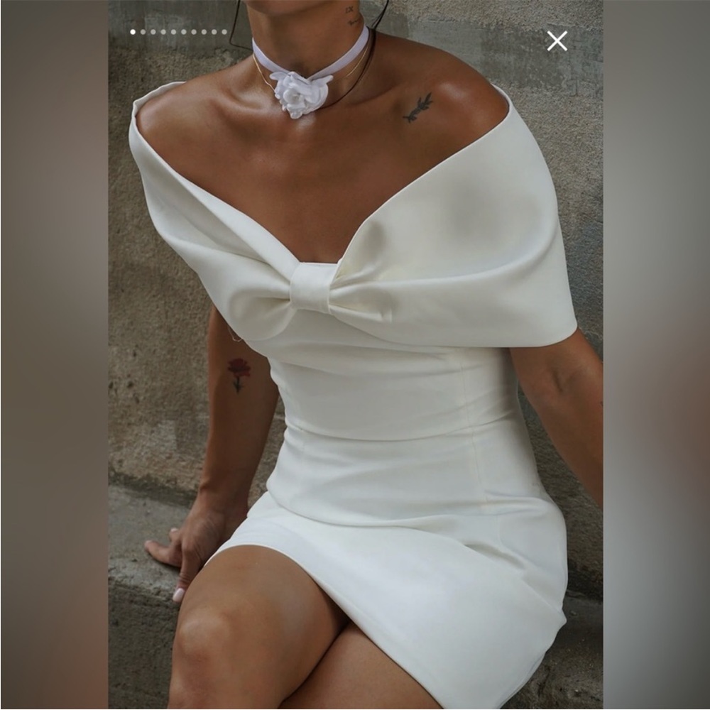 Meshki ‘Gwyneth’ off the shoulder mini dress, S